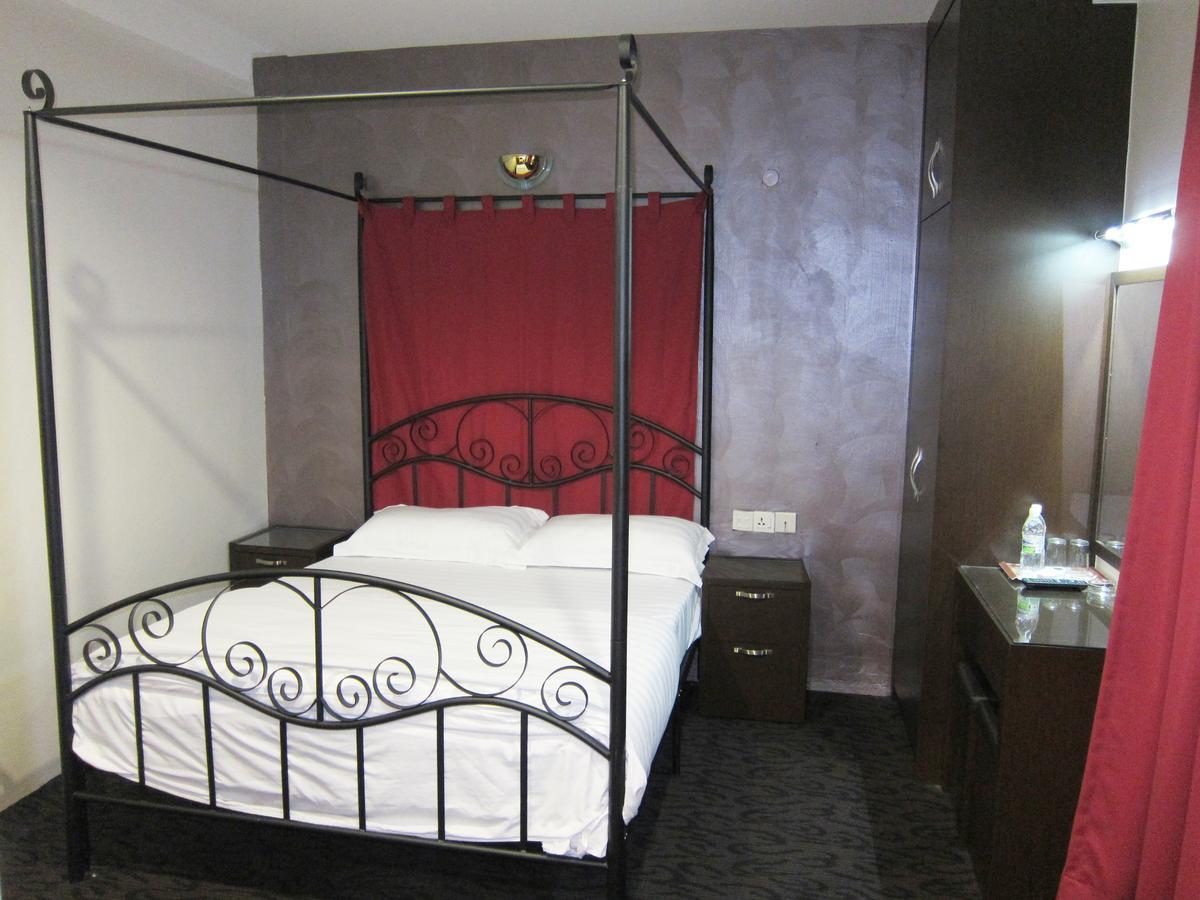 Oriental Inn Kuching Exterior photo