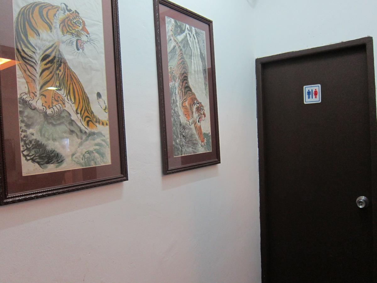 Oriental Inn Kuching Exterior photo