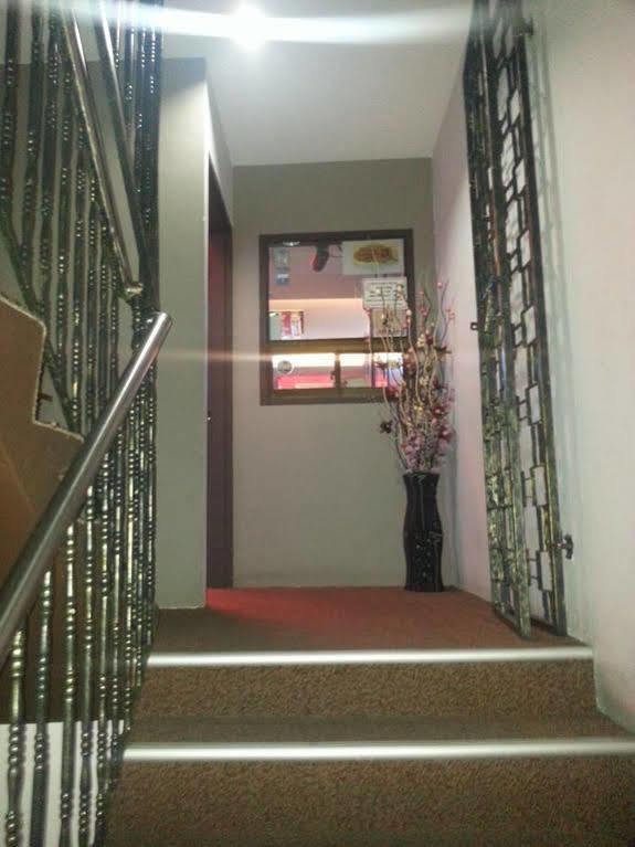Oriental Inn Kuching Exterior photo